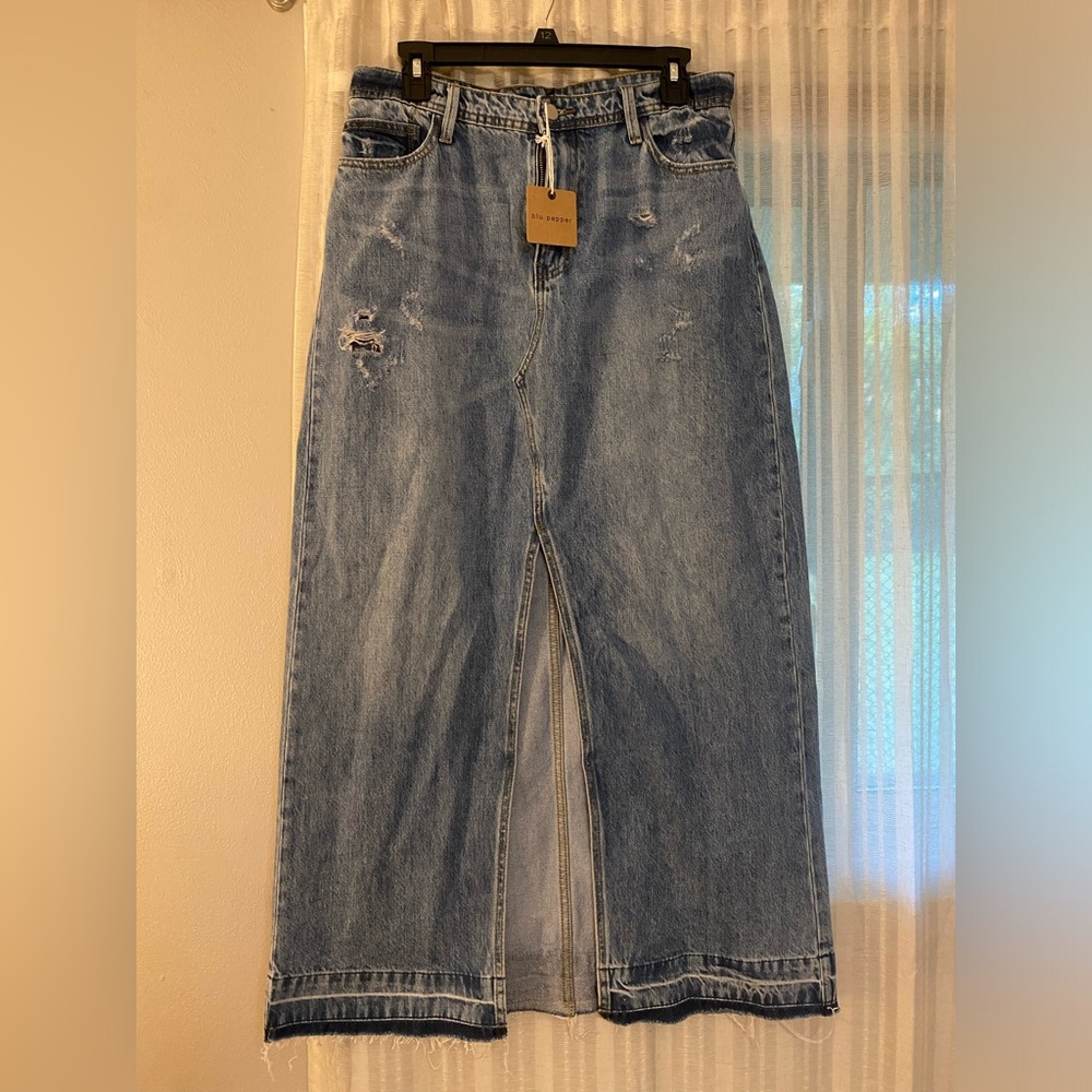VICI long denim skirt (blu pepper), size large, never worn- tags still on